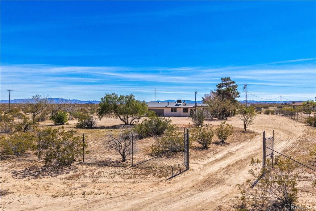 Image 53 of property listing at 60812 Adele Road, Landers, CA 92285