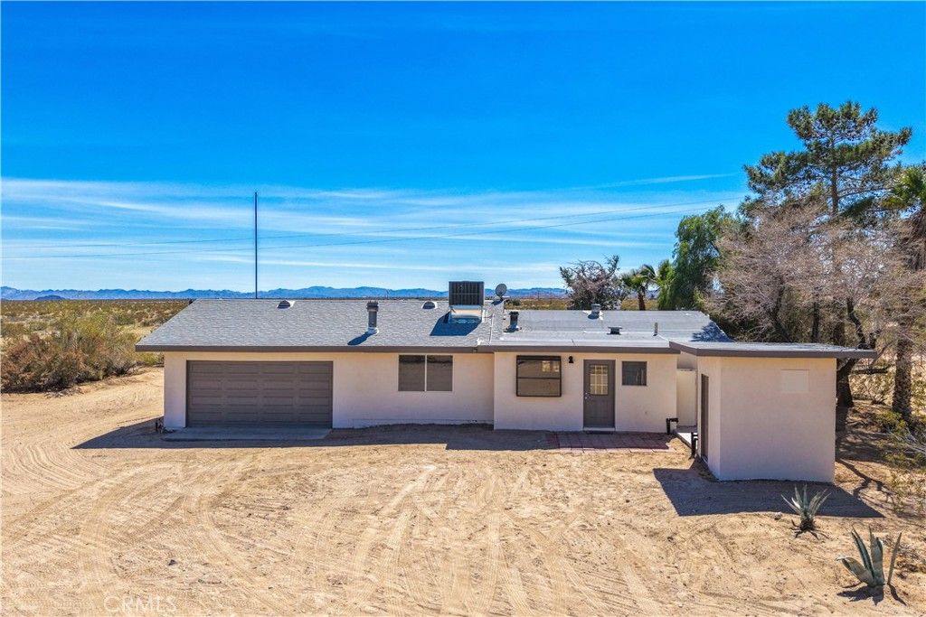Image 61 of property listing at 60812 Adele Road, Landers, CA 92285