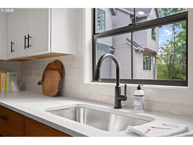 3801 Sw IOWA St, Portland, OR 97221