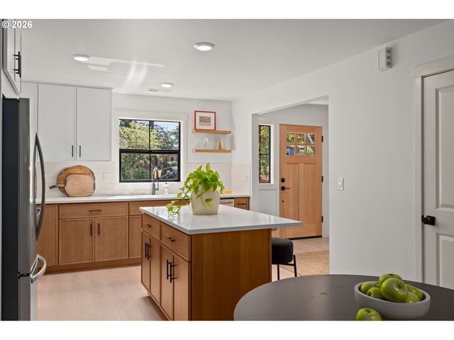 3801 Sw IOWA St, Portland, OR 97221