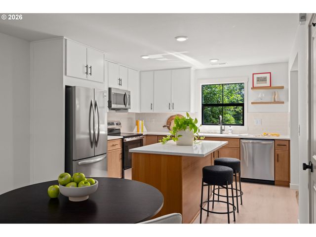 3801 Sw IOWA St, Portland, OR 97221