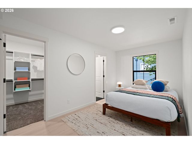 3801 Sw IOWA St, Portland, OR 97221