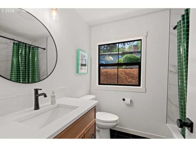 3801 Sw IOWA St, Portland, OR 97221