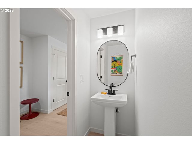 3801 Sw IOWA St, Portland, OR 97221