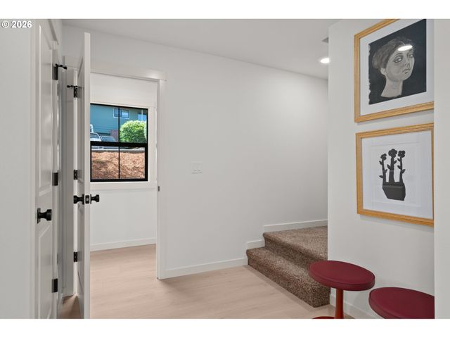 3801 Sw IOWA St, Portland, OR 97221
