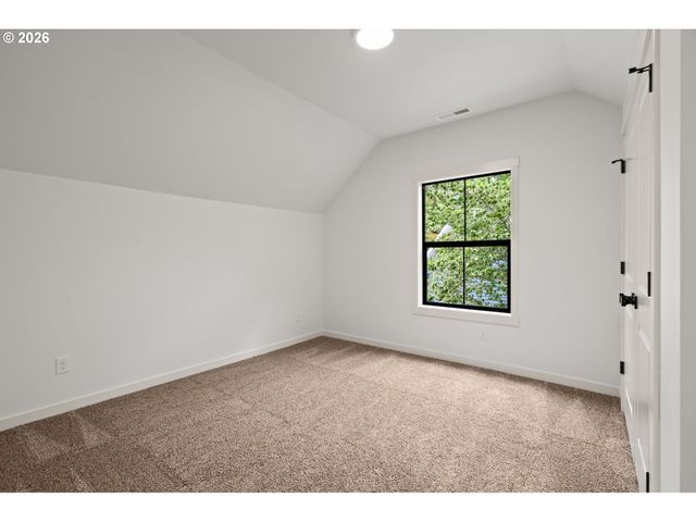3801 Sw IOWA St, Portland, OR 97221