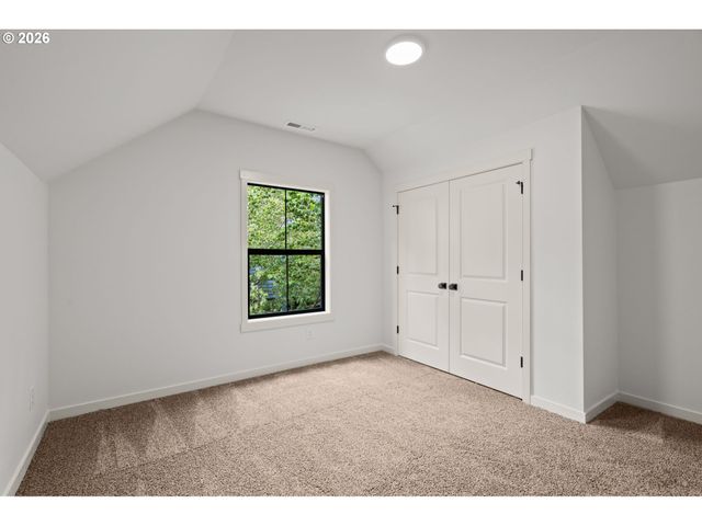3801 Sw IOWA St, Portland, OR 97221