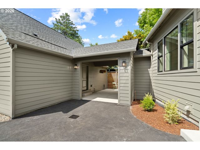 3801 Sw IOWA St, Portland, OR 97221