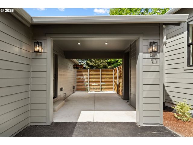 3801 Sw IOWA St, Portland, OR 97221