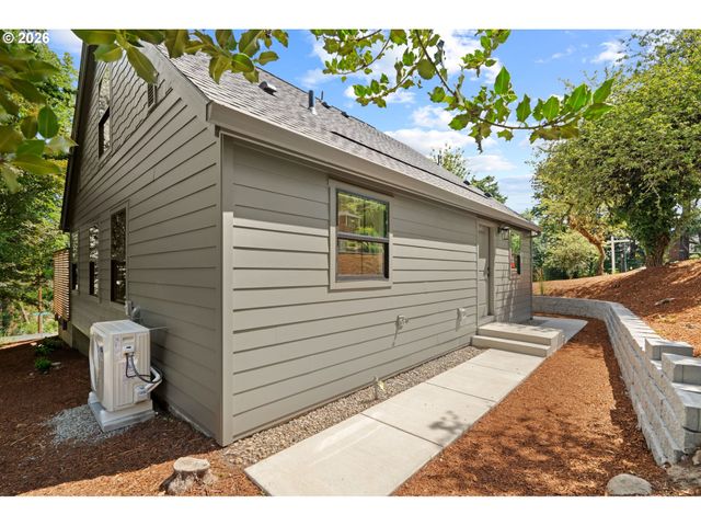 3801 Sw IOWA St, Portland, OR 97221