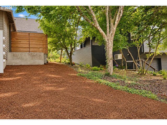 3801 Sw IOWA St, Portland, OR 97221