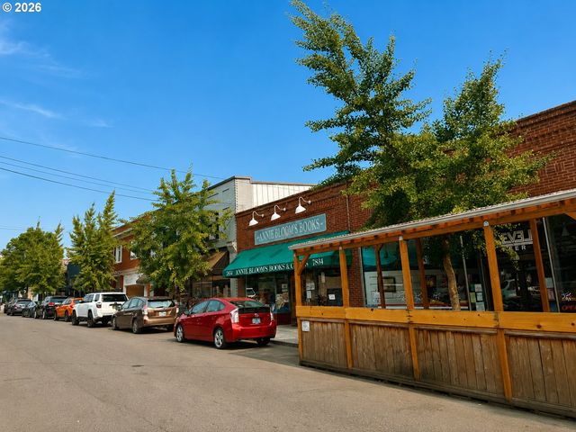 3801 Sw IOWA St, Portland, OR 97221
