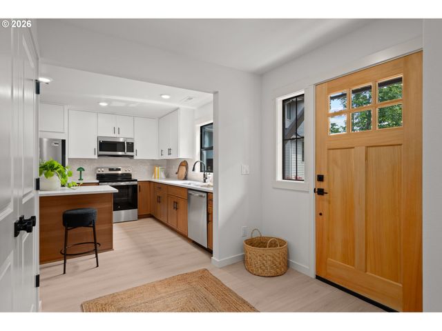 3801 Sw IOWA St, Portland, OR 97221