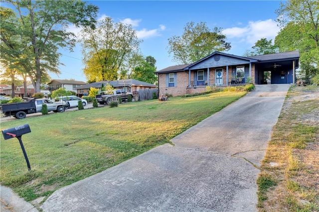 2568 Burkshire Road, Ellenwood, GA 30294