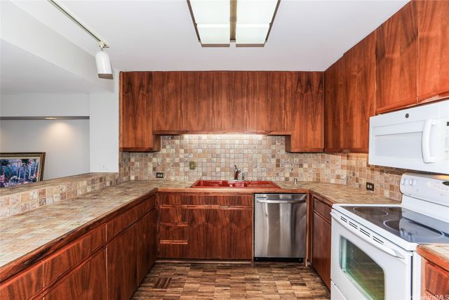 1525 Wilder Avenue 1005, Honolulu, HI 96822