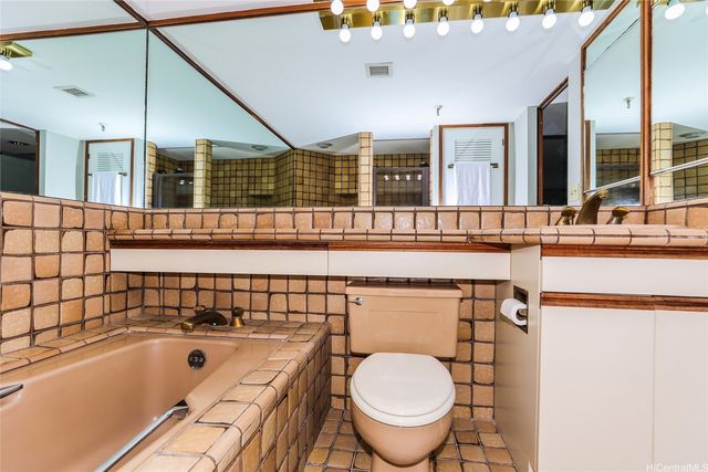1525 Wilder Avenue 1005, Honolulu, HI 96822