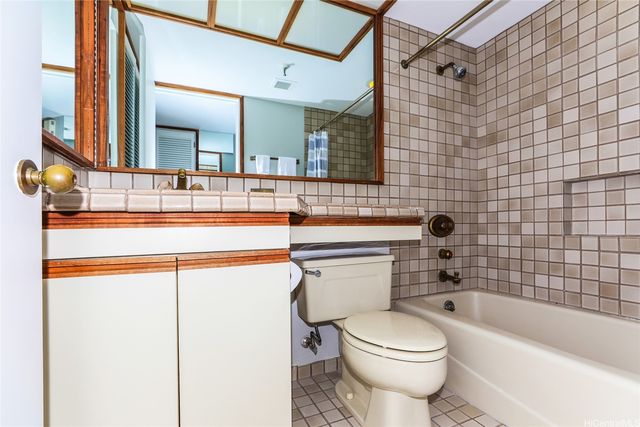 1525 Wilder Avenue 1005, Honolulu, HI 96822
