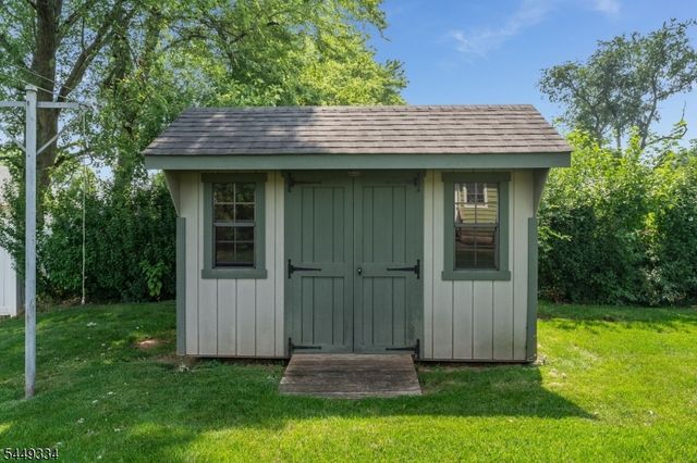 16 Evagrod Street, Bridgewater Twp., NJ 08807