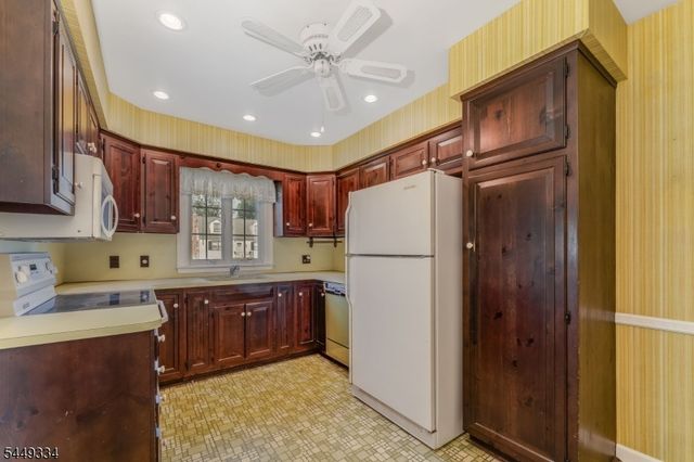 16 Evagrod Street, Bridgewater Twp., NJ 08807
