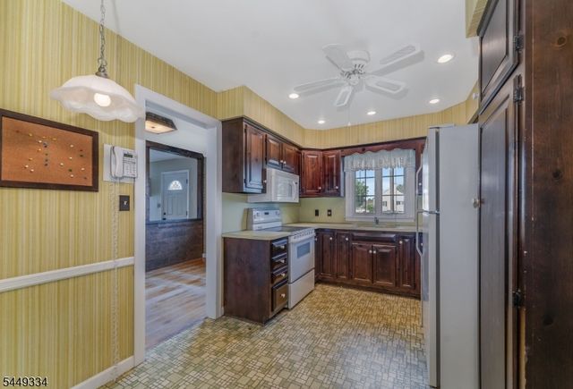 16 Evagrod Street, Bridgewater Twp., NJ 08807