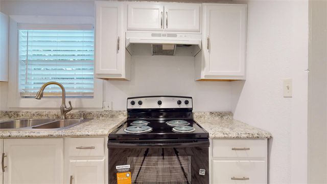 607 W Park Street, Sugar Land, TX 77498