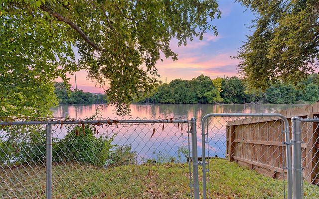 607 W Park Street, Sugar Land, TX 77498