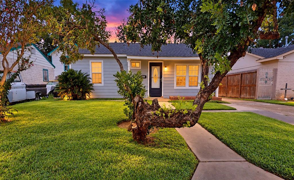 607 W Park Street, Sugar Land, TX 77498