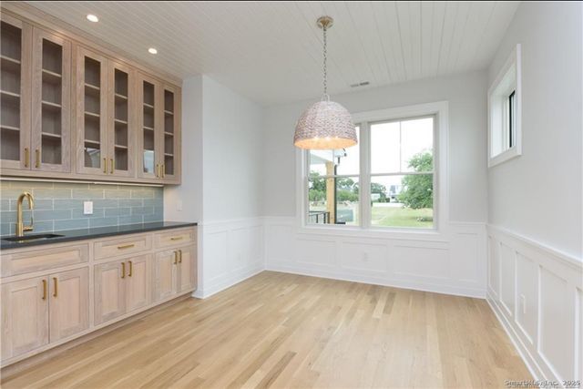 124 Fox Street, Fairfield, CT 06824