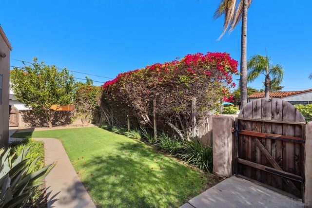 5151 Hastings Road, San Diego, CA 92116