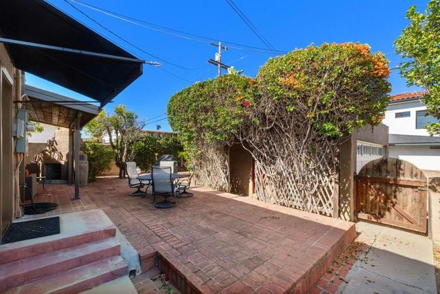 5151 Hastings Road, San Diego, CA 92116
