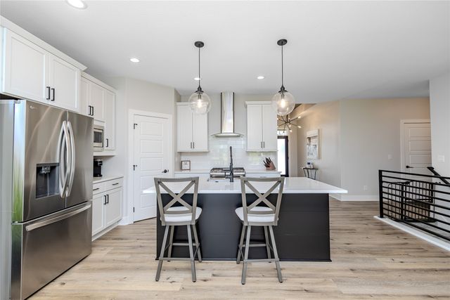 1290 S Radley Street, West Des Moines, IA 50266