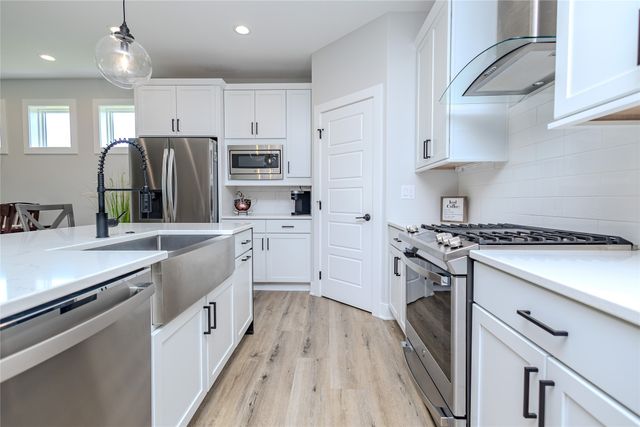 1290 S Radley Street, West Des Moines, IA 50266