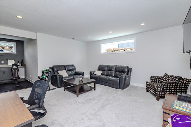 1290 S Radley Street, West Des Moines, IA 50266