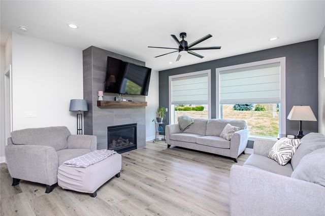 1290 S Radley Street, West Des Moines, IA 50266
