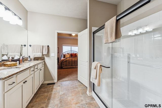 7713 S 188 Street, Omaha, NE 68136