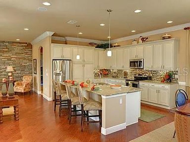2810 SWOOP CIRCLE, Kissimmee, FL 34741