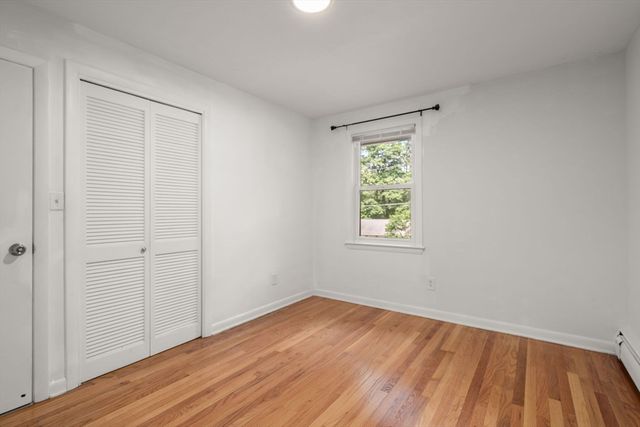 25 Pinedale St, Southbridge, MA 01550