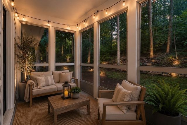 25 Pinedale St, Southbridge, MA 01550