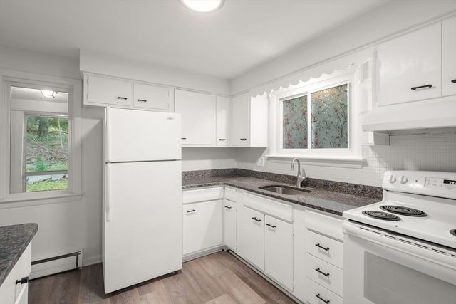 25 Pinedale St, Southbridge, MA 01550