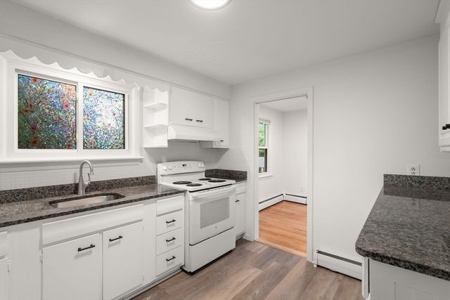 25 Pinedale St, Southbridge, MA 01550