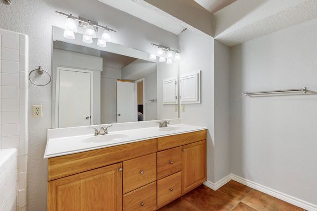 824 Ingleside Drive, Plano, TX 75075