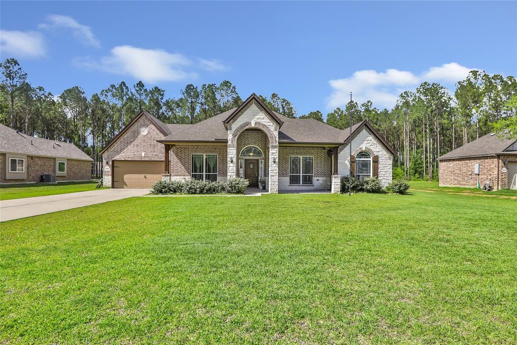 1360 Road 66113, Dayton, TX 77535
