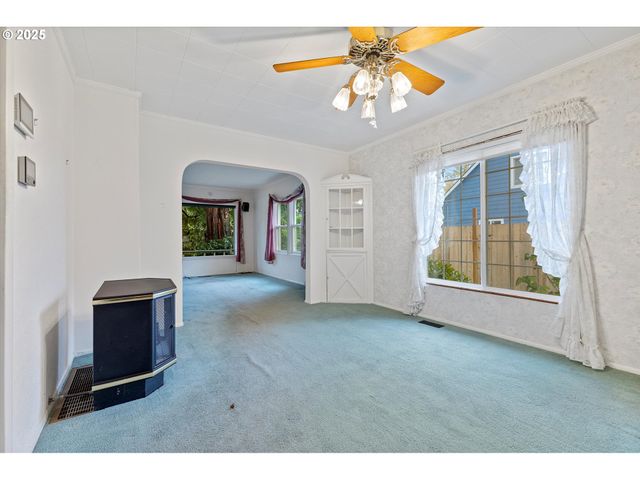 130 Ne BALDWIN St, Portland, OR 97211