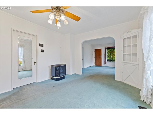 130 Ne BALDWIN St, Portland, OR 97211