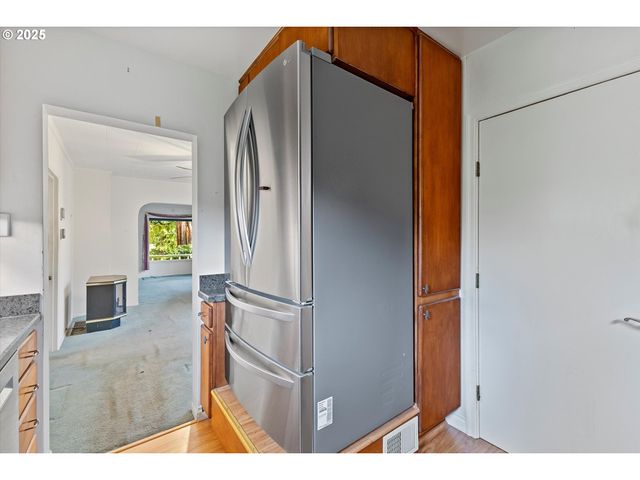 130 Ne BALDWIN St, Portland, OR 97211