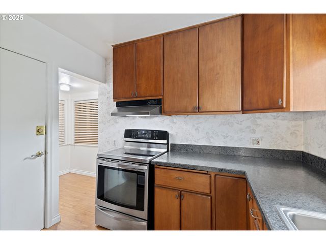 130 Ne BALDWIN St, Portland, OR 97211