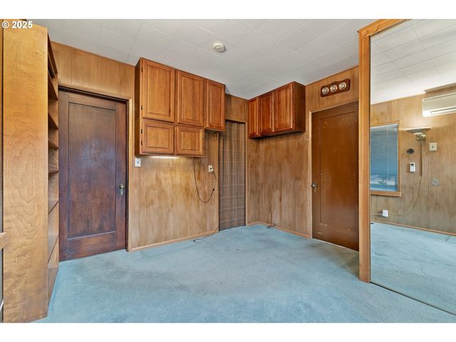 130 Ne BALDWIN St, Portland, OR 97211