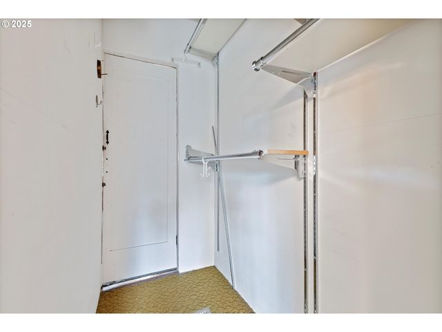 130 Ne BALDWIN St, Portland, OR 97211