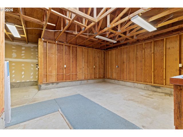 130 Ne BALDWIN St, Portland, OR 97211