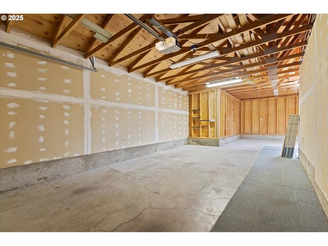 130 Ne BALDWIN St, Portland, OR 97211